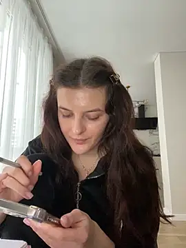 little belucci online show from 12/10/24, 12:05