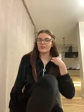 little belucci online show from 01/30/25, 03:40