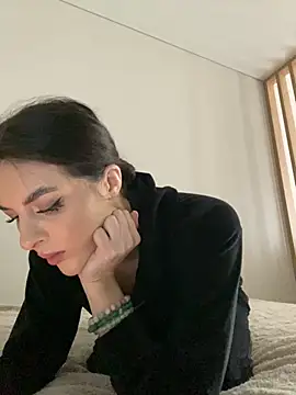 little belucci online show from 11/09/25, 11:30