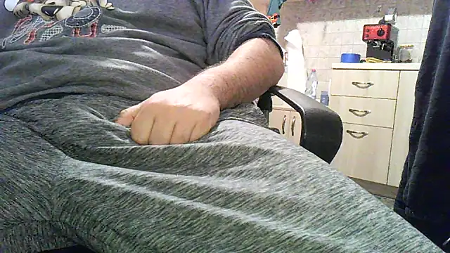 patrasdick94 online show from 12/19/25, 04:03