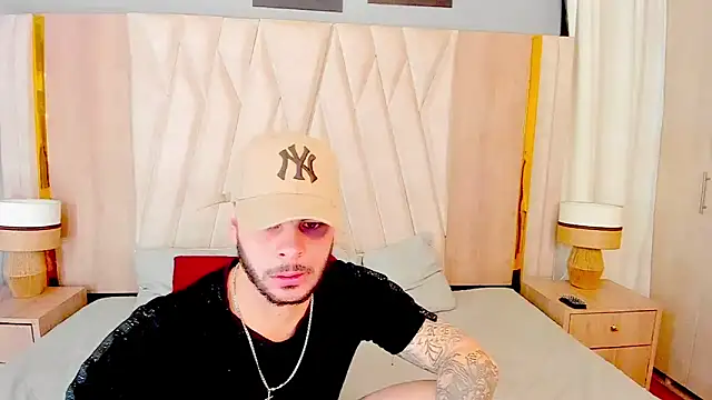 hottstuffx69 online show from 11/04/25, 02:54