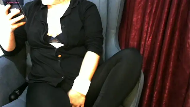 insatiableeee online show from 01/11/25, 08:43