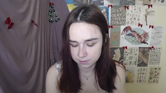 VeryVeryVeryShy  online show from 12/23/25, 09:29