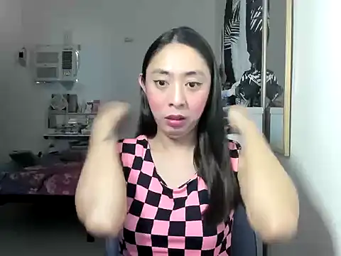 ErikaJayne4u online show from 04/20/26, 05:32