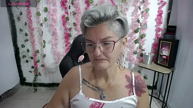 bety-cum2 online show from 02/18/25, 08:27