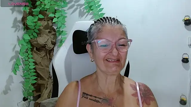 bety-cum2 online show from 04/17/26, 11:13