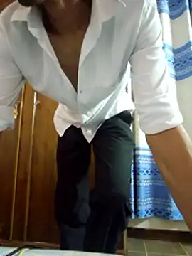 Snapshot of RikzAdam chatting on 06/07/26, 08:01 RikzAdam online show from 06/07/26, 08:01