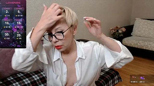 Snapshot of HotEva47 chatting on 02/09/25, 07:38 HotEva47 online show from 02/09/25, 07:38