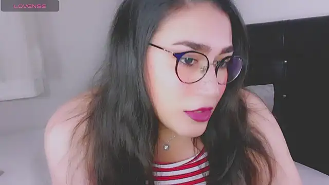 Snapshot of MERA_arab chatting on 10/20/25, 11:27 MERA arab online show from 10/20/25, 11:27