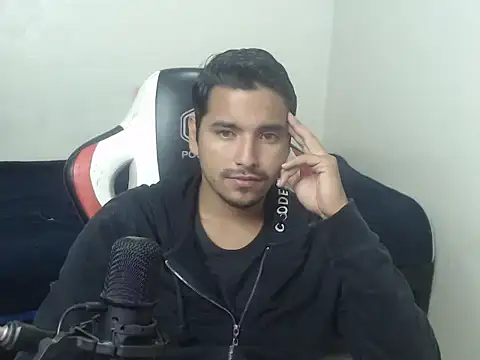 Snapshot of kylian_07 chatting on 06/17/26, 02:25 kylian 07 online show from 06/17/26, 02:25