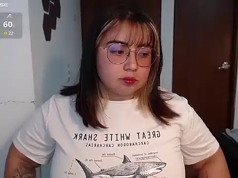 Snapshot of yini_angel chatting on 06/04/26, 02:39 yini angel online show from 06/04/26, 02:39