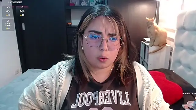 Snapshot of yini_angel chatting on 06/18/26, 11:09 yini angel online show from 06/18/26, 11:09