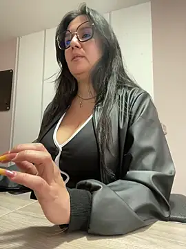 SWEETLILY18 online show from 01/03/25, 11:57