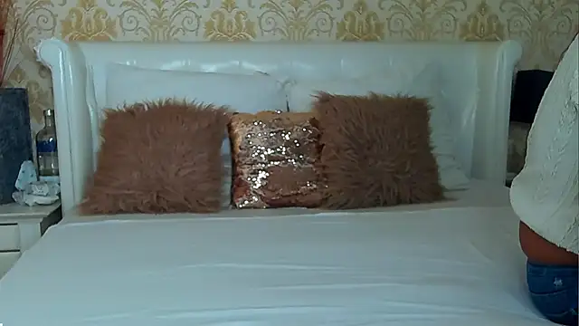 GiannaElliss online show from 12/29/24, 04:48