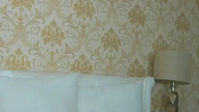 GiannaElliss online show from 02/11/25, 07:44