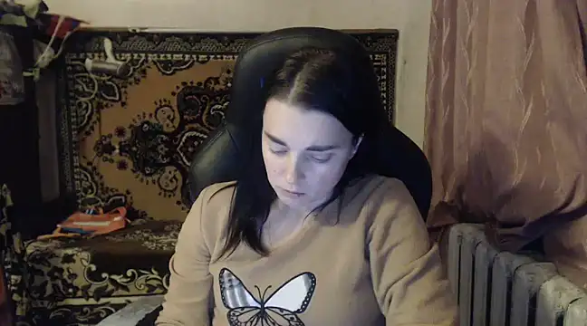 Snapshot of AlisaLaDiva chatting on 12/11/24, 08:39 AlisaLaDiva online show from 12/11/24, 08:39