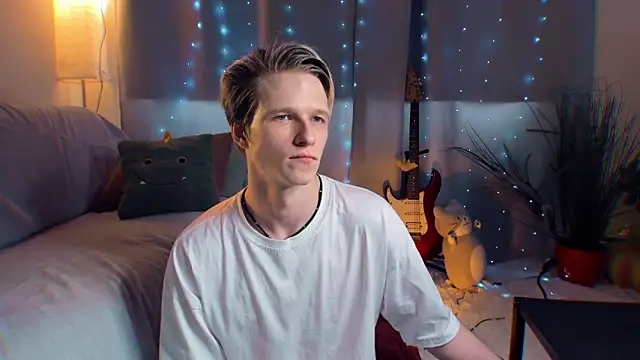 Breston Sweet online show from 04/15/26, 06:53