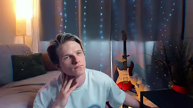 Breston Sweet online show from 04/18/26, 08:07