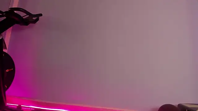 isa kiss online show from 03/04/25, 12:22