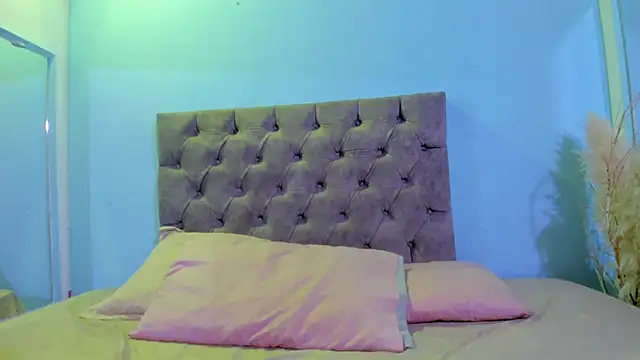 isa kiss online show from 09/21/25, 02:13