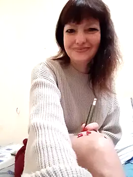 TiAmorre online show from 10/31/25, 01:39