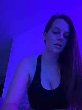 Snapshot of newMichelle chatting on 12/16/24, 07:37 newMichelle online show from 12/16/24, 07:37