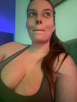 Snapshot of newMichelle chatting on 02/11/25, 07:12 newMichelle online show from 02/11/25, 07:12