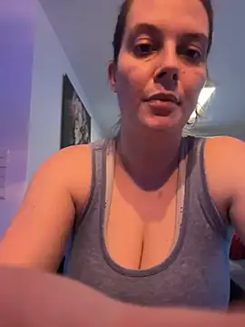 Snapshot of newMichelle chatting on 02/26/25, 07:20 newMichelle online show from 02/26/25, 07:20