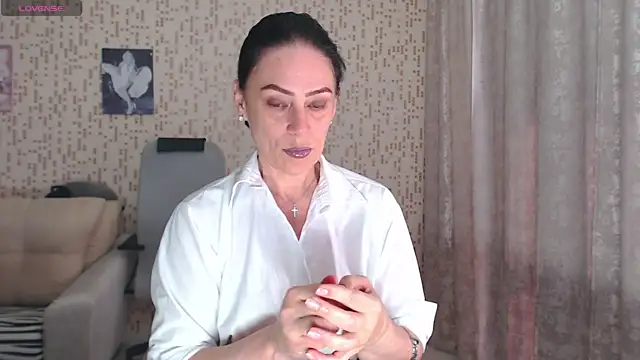 Snapshot of BelovedLady chatting on 05/19/26, 04:30 BelovedLady online show from 05/19/26, 04:30