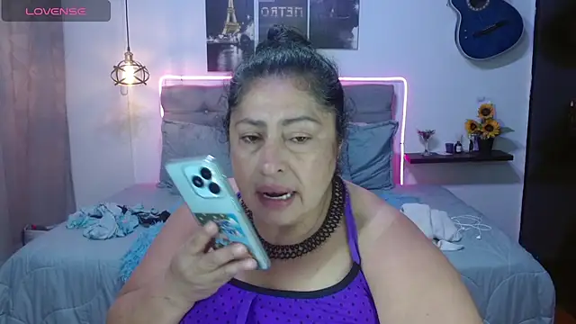 Keyla01  online show from 04/18/26, 12:42