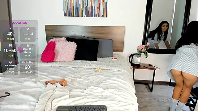 Snapshot of Ginebraa_Saenz chatting on 03/11/25, 01:56 Ginebraa Saenz online show from 03/11/25, 01:56