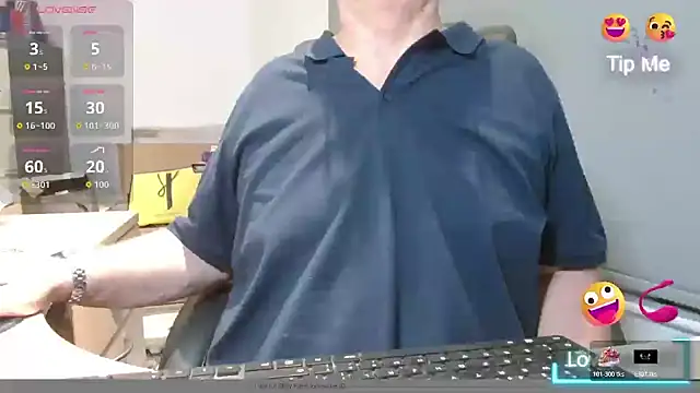 bigbadjon69 online show from 10/24/25, 03:47