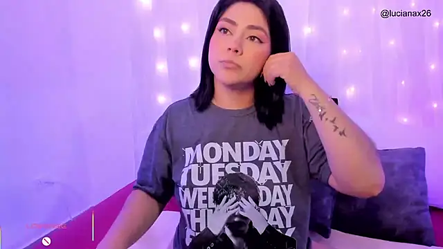 lucy26  online show from 10/31/25, 02:56