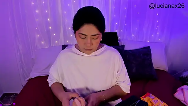 lucy26  online show from 11/25/25, 03:28