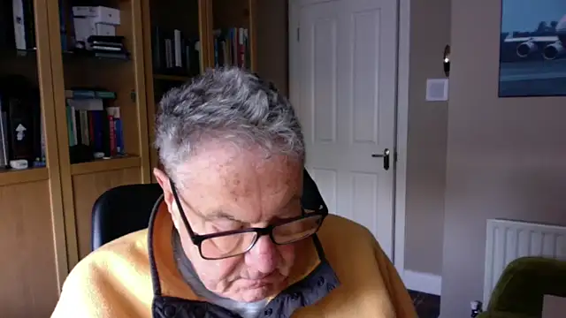 Snapshot of Oldpistolpete chatting on 01/07/25, 10:54 Oldpistolpete online show from 01/07/25, 10:54