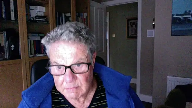 Snapshot of Oldpistolpete chatting on 02/11/25, 10:04 Oldpistolpete online show from 02/11/25, 10:04