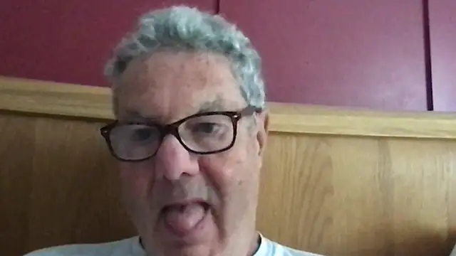 Snapshot of Oldpistolpete chatting on 09/30/25, 09:03 Oldpistolpete online show from 09/30/25, 09:03