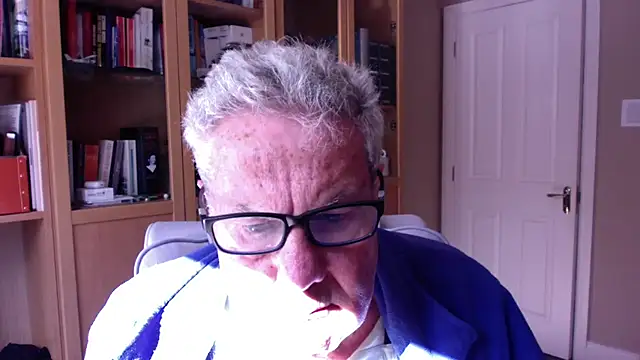 Snapshot of Oldpistolpete chatting on 05/13/26, 04:37 Oldpistolpete online show from 05/13/26, 04:37