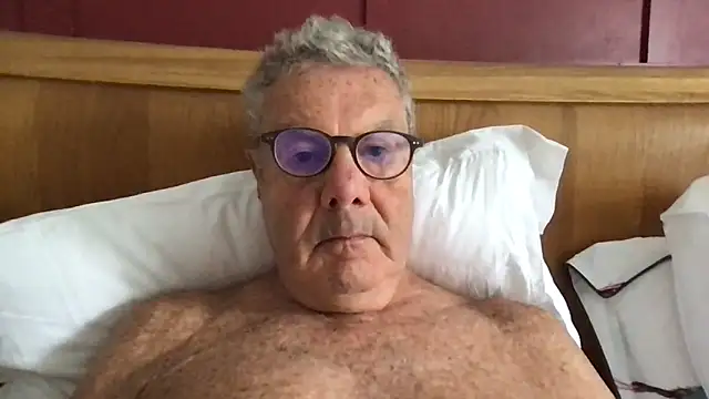 Snapshot of Oldpistolpete chatting on 06/22/26, 08:22 Oldpistolpete online show from 06/22/26, 08:22