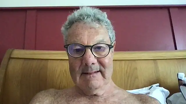 Snapshot of Oldpistolpete chatting on 07/10/26, 09:12 Oldpistolpete online show from 07/10/26, 09:12