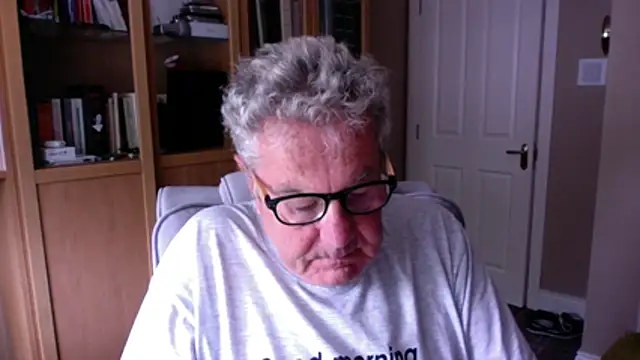 Snapshot of Oldpistolpete chatting on 07/21/26, 09:00 Oldpistolpete online show from 07/21/26, 09:00