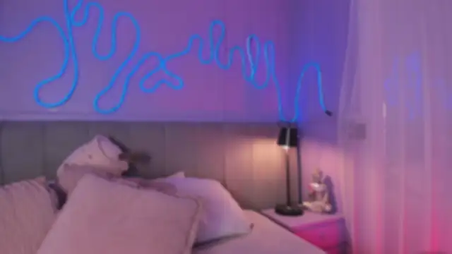 Sofly s online show from 12/15/25, 12:09