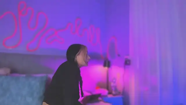 Sofly s online show from 03/03/26, 12:00