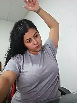 Snapshot of Mary_pinkish chatting on 01/25/25, 05:40 Mary pinkish online show from 01/25/25, 05:40