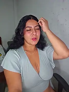 Snapshot of Mary_pinkish chatting on 02/27/25, 01:16 Mary pinkish online show from 02/27/25, 01:16