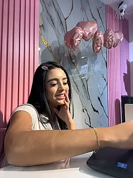 Victoria adaams online show from 11/06/25, 10:43