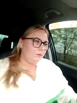 Robyn Lea online show from 11/08/25, 12:38