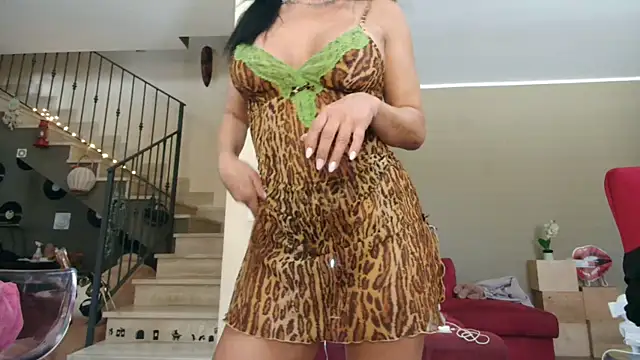 Snapshot of DolceNera chatting on 05/20/26, 11:27 DolceNera online show from 05/20/26, 11:27