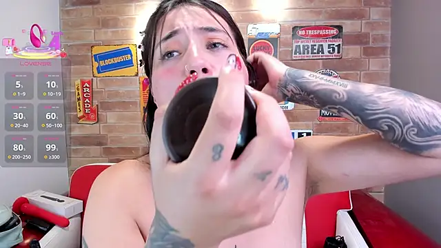 miss sharlotte18 online show from 03/06/25, 12:10