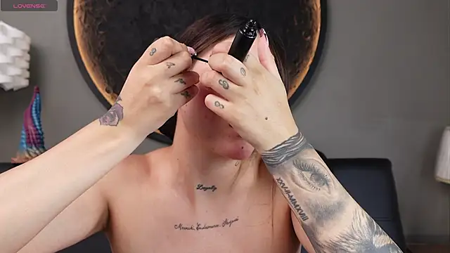 miss sharlotte18 online show from 04/18/26, 08:20